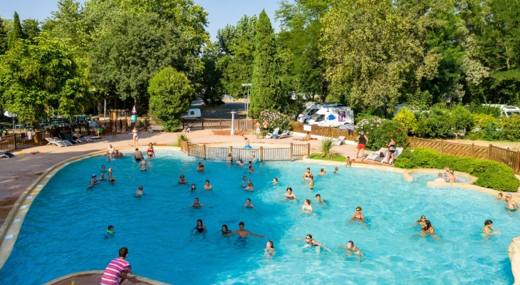 Badekomplex, Campingplatz Pont d’Avignon